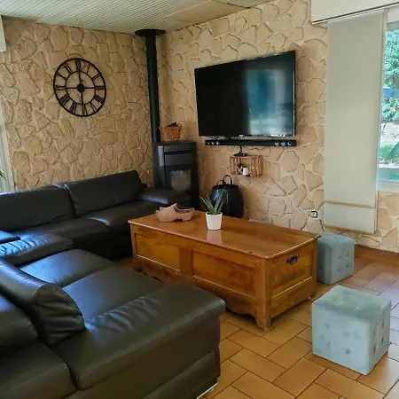 בית אירוח Chez Particuler Proche Du Circuit Ruaudin