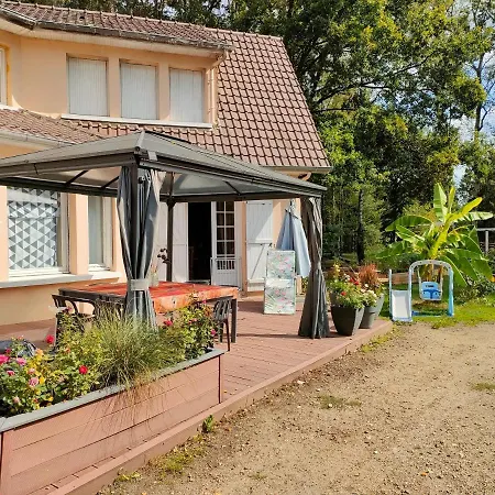 Chez Particuler Proche Du Circuit Δωμάτια σε οικογενειακή κατοικία