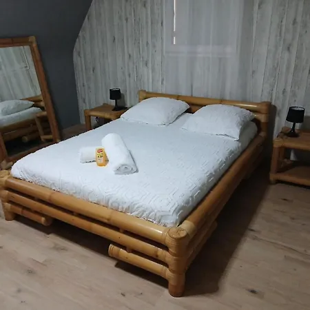 Chez Particuler Proche Du Circuit Homestay