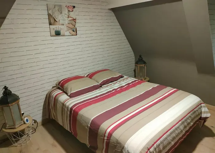 Quarto em Acomodações Particulares Chez Particuler Proche Du Circuit Ruaudin